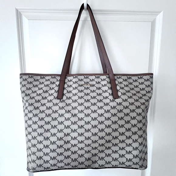 Michael Kors Emry Large Top Zip Tote - Picture 2 of 16